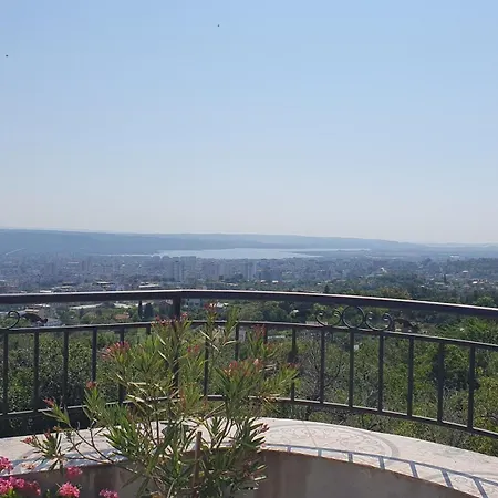 Vendégház двойна с балкон и гледка към морето Várna